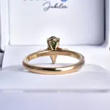 Pierścionek z aleksandrytem w szlifie gruszka